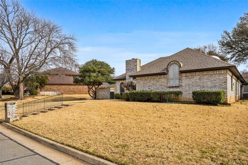 2921 Pitkin Drive, Arlington, TX 76006