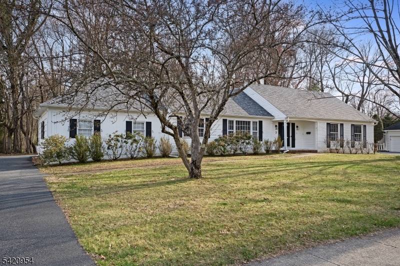 7 Village Rd, Florham Park Boro, NJ 07932