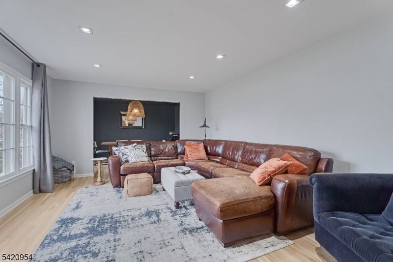 7 Village Rd, Florham Park Boro, NJ 07932