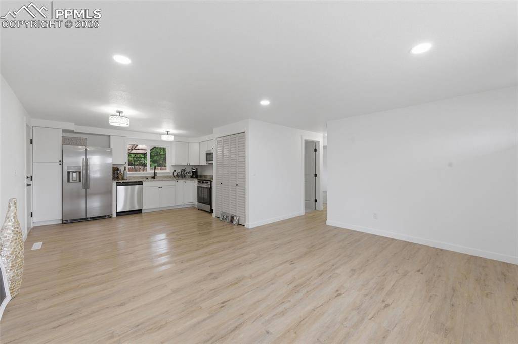 1060 Western DR, Colorado Springs, CO 80915