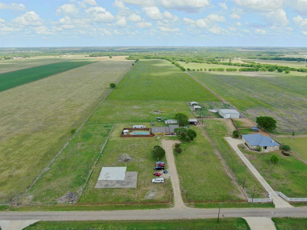 430 Carter Road, Italy, TX 76651