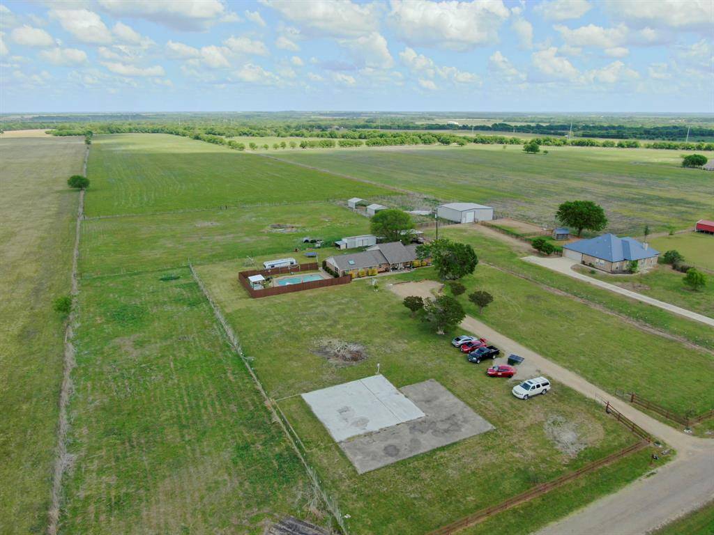430 Carter Road, Italy, TX 76651