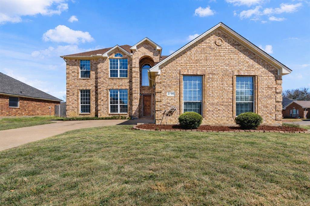 2708 Lake Country Drive, Grand Prairie, TX 75052