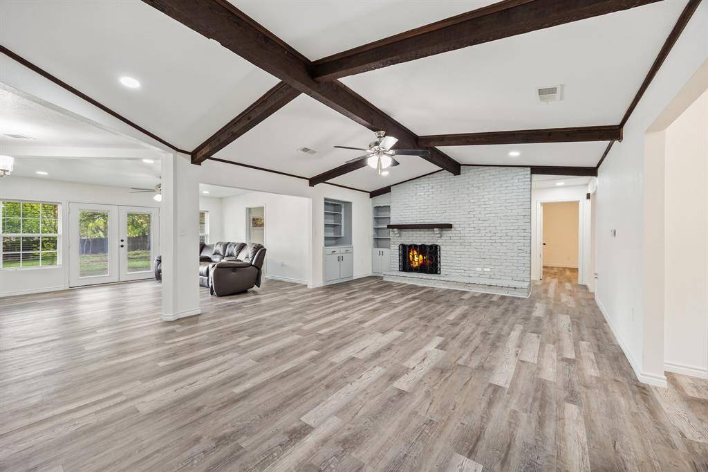 823 S Wildwood Drive, Irving, TX 75060