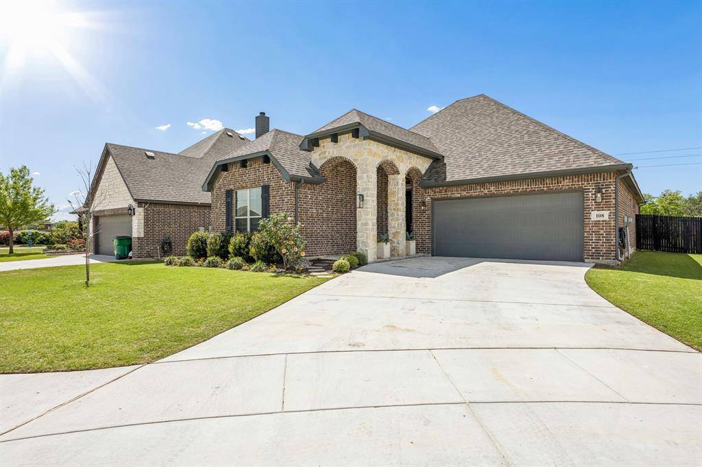 108 Spring Run Drive, Decatur, TX 76234
