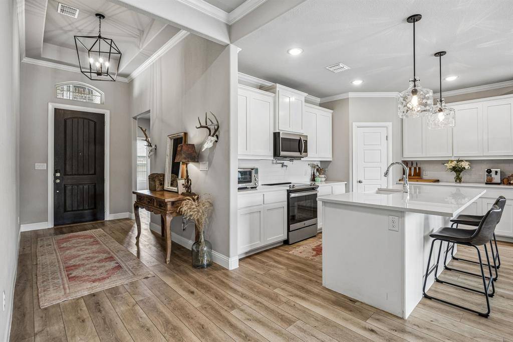 108 Spring Run Drive, Decatur, TX 76234