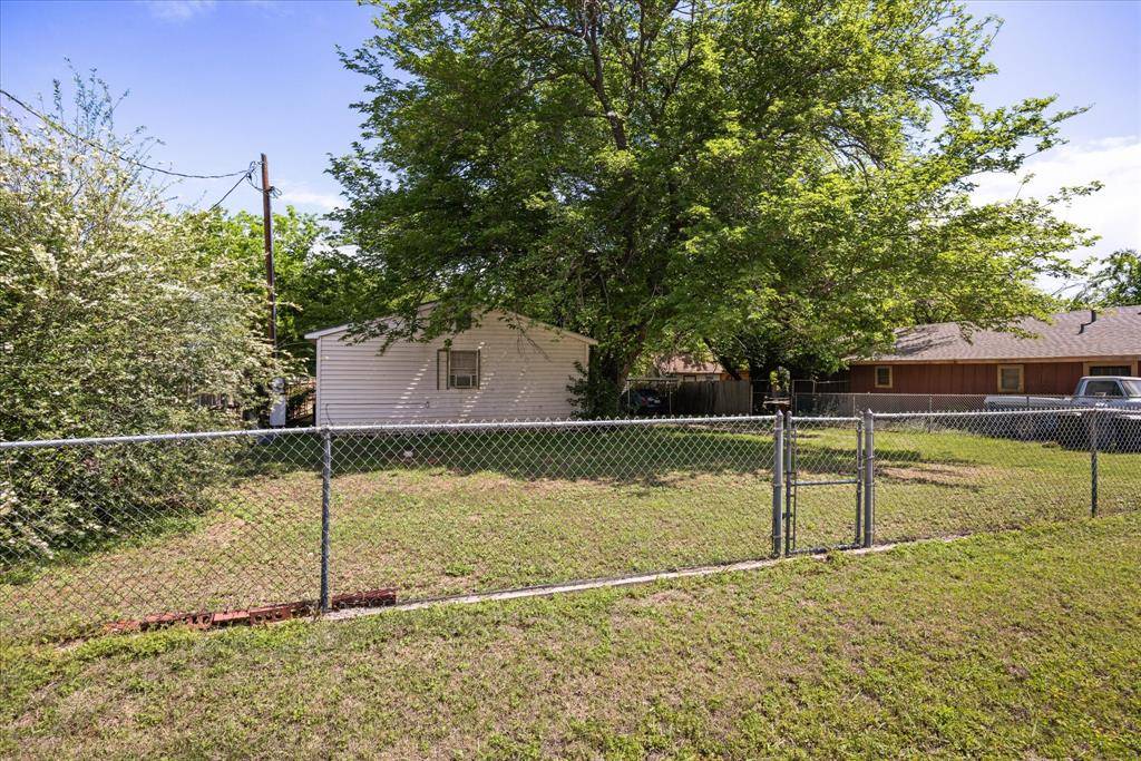 3917 Greenbrook Street, Granbury, TX 76048