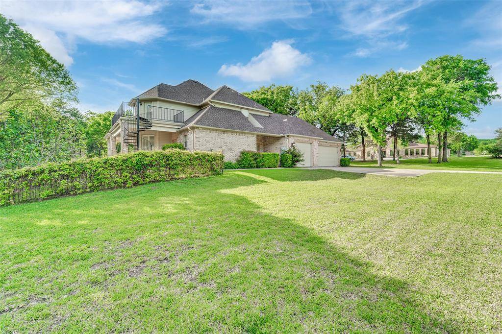 2202 Southern Oaks Drive, Cedar Hill, TX 75104