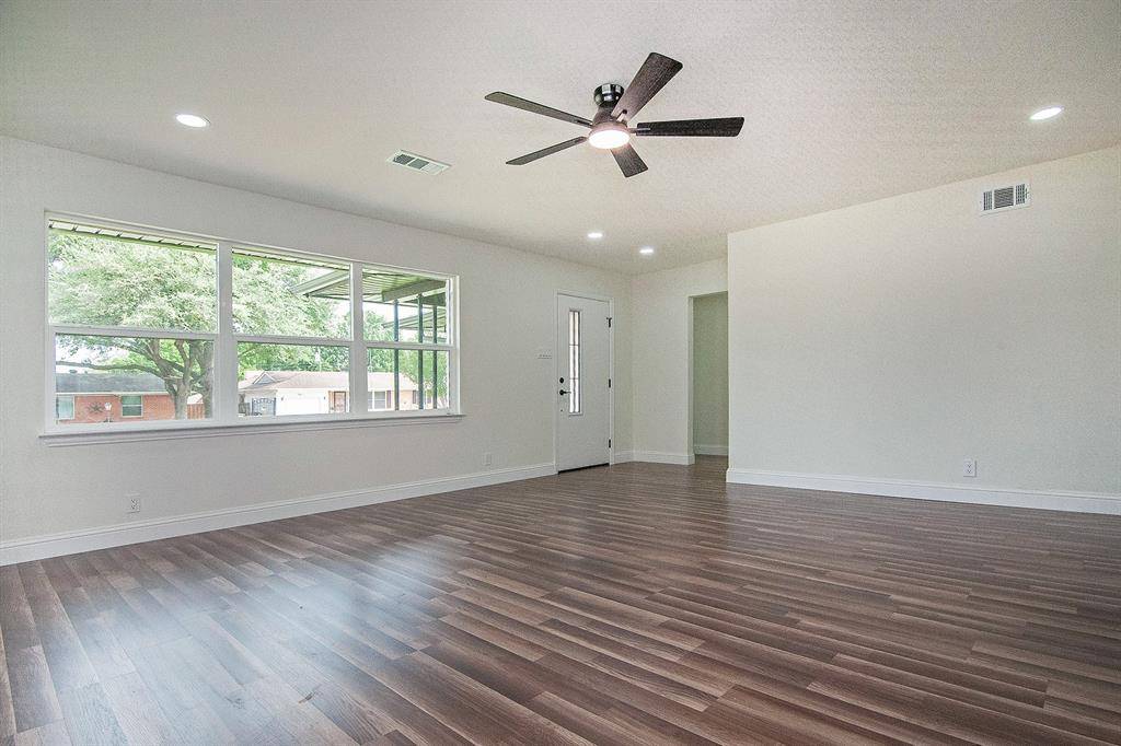 2608 Lockhart Avenue, Dallas, TX 75228