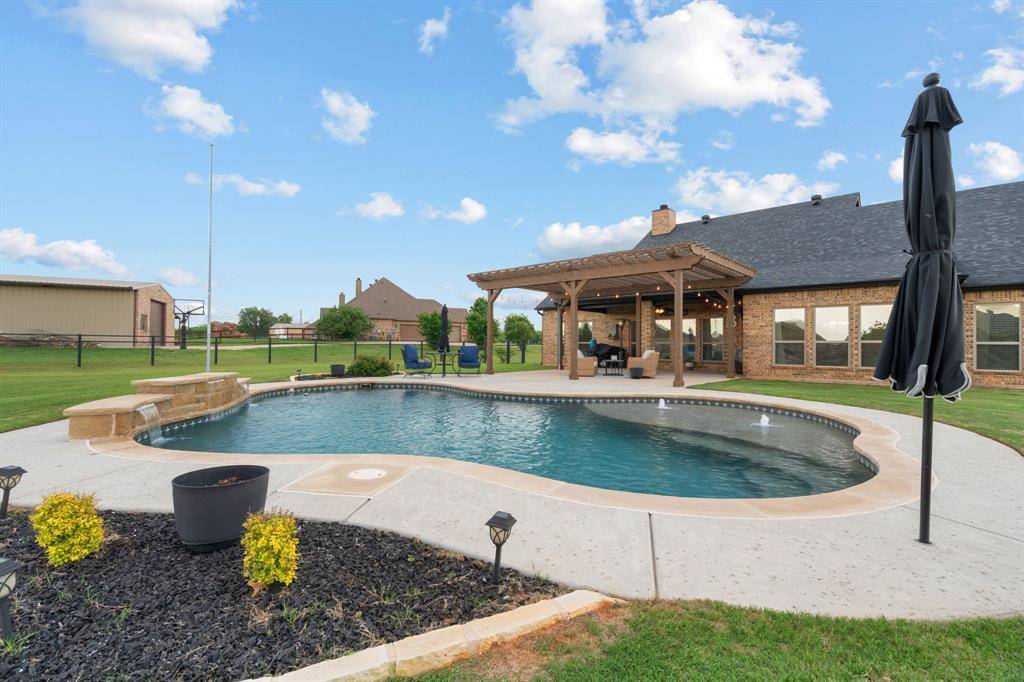 112 Eagle Moor Lane, Weatherford, TX 76087