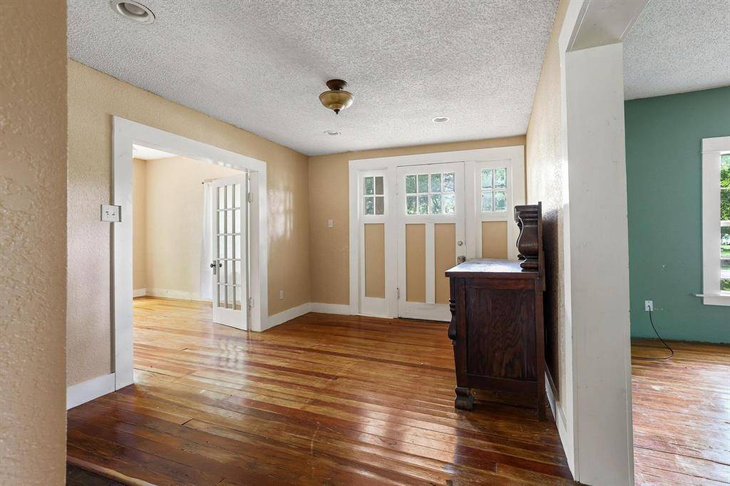 402 W Main Street, Ladonia, TX 75449