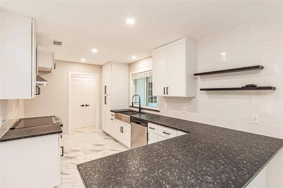 4112 Barnsley Court, Arlington, TX 76016