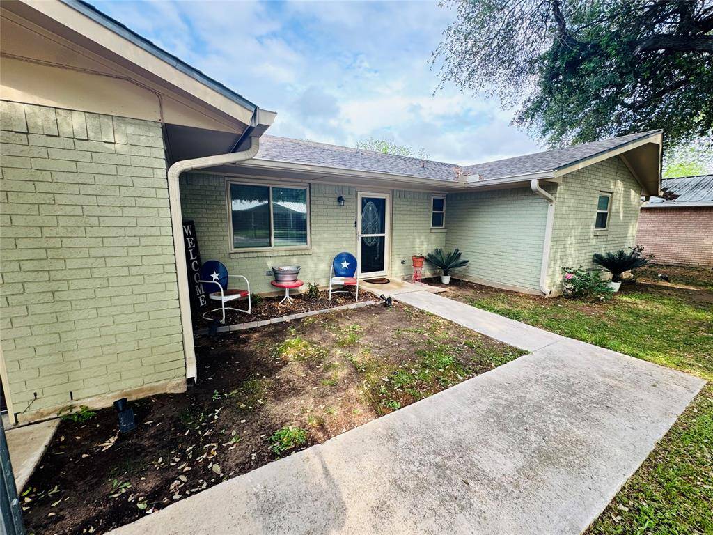 2302 16th Street, Brownwood, TX 76801