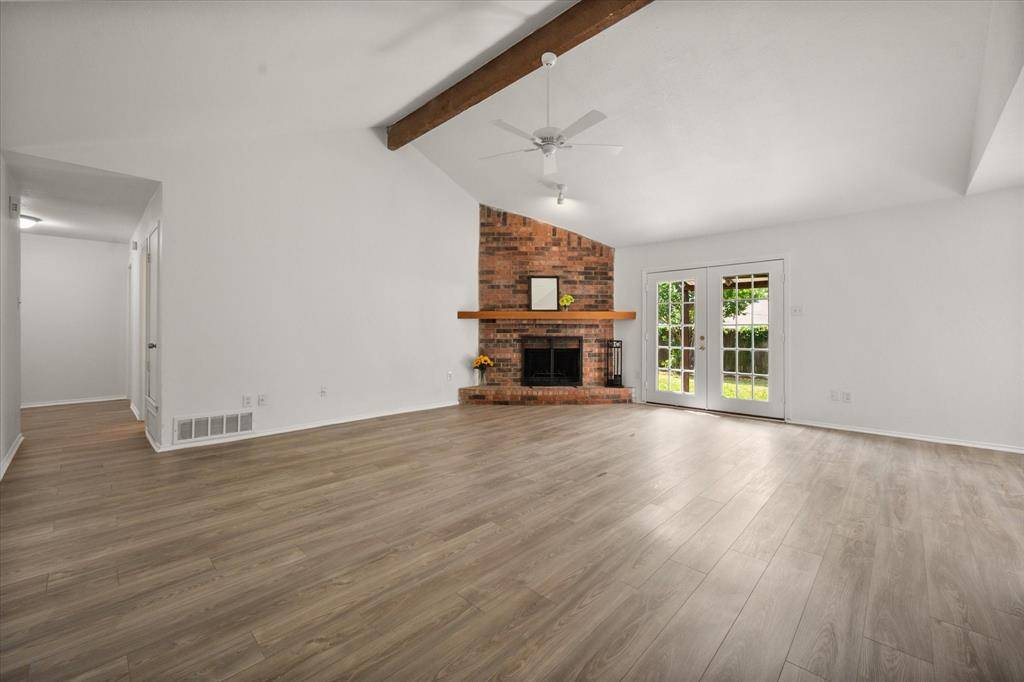 4204 Maple Springs Drive, Arlington, TX 76001