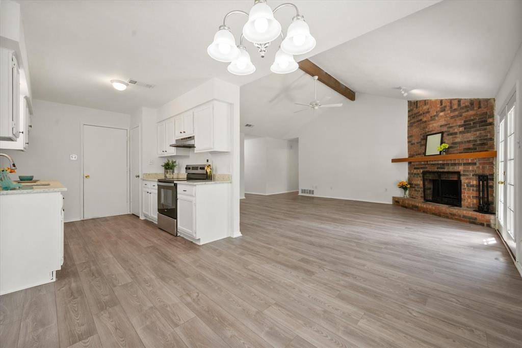 4204 Maple Springs Drive, Arlington, TX 76001