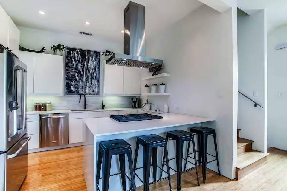 4401 Roseland Avenue #B, Dallas, TX 75204