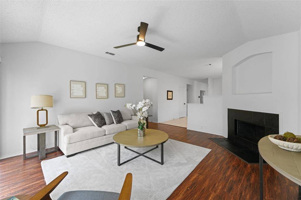 238 Fordham Drive, Glenn Heights, TX 75154