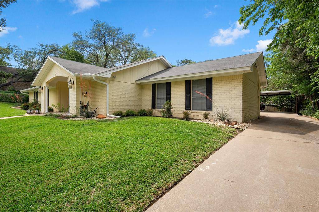 9907 Forest View Drive, Woodway, TX 76712