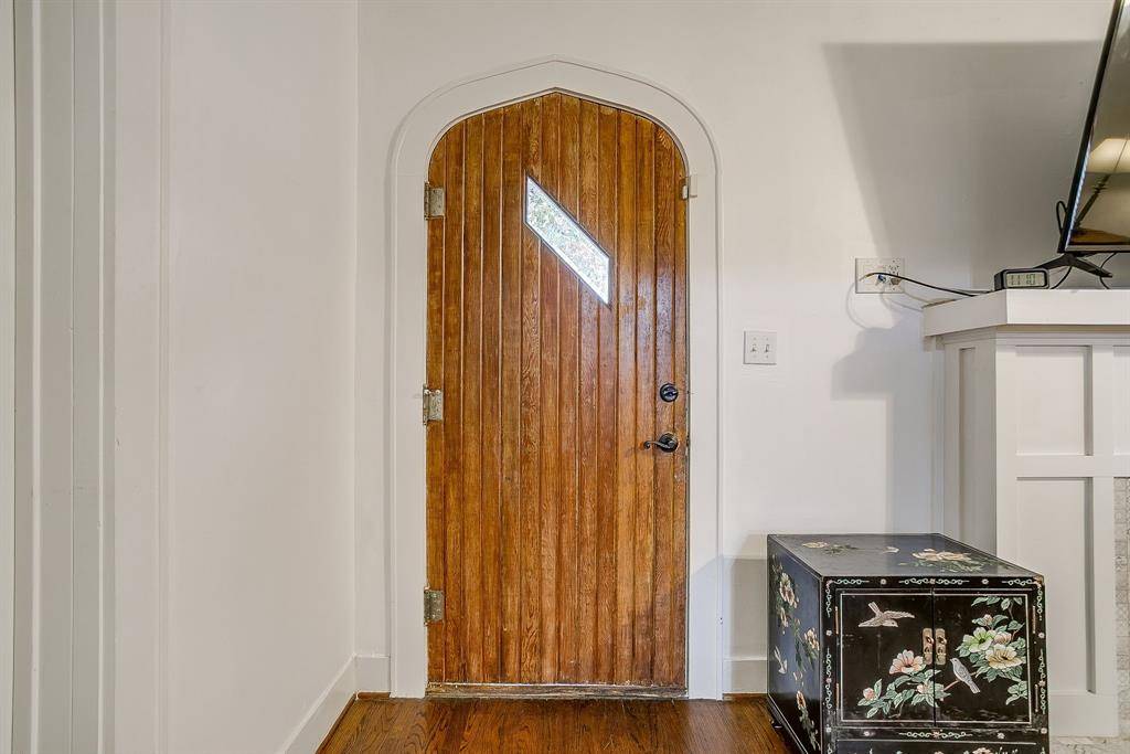 2119 Stanley Avenue, Fort Worth, TX 76110