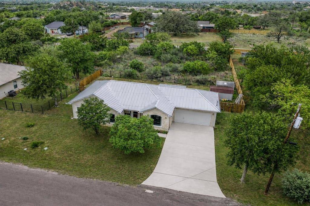 128 W Persimmon Drive, Granite Shoals, TX 78654