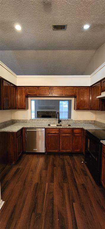 200 Seagull Court, Irving, TX 75060