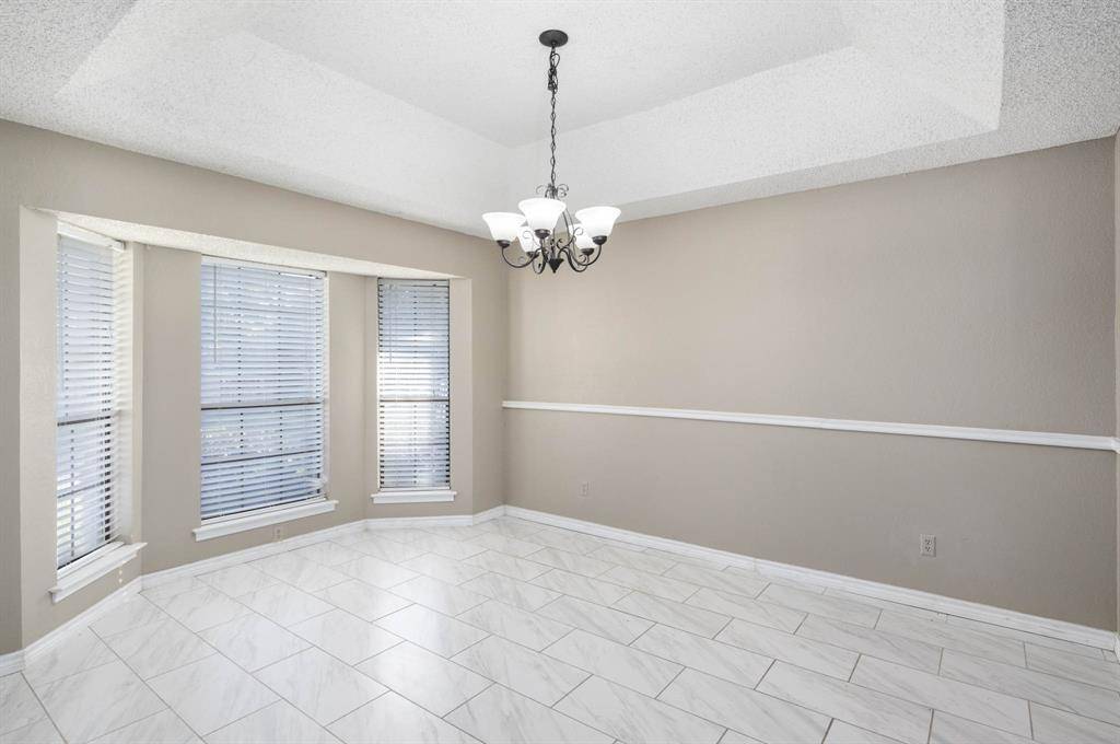 2017 Iron Horse Court, Arlington, TX 76017