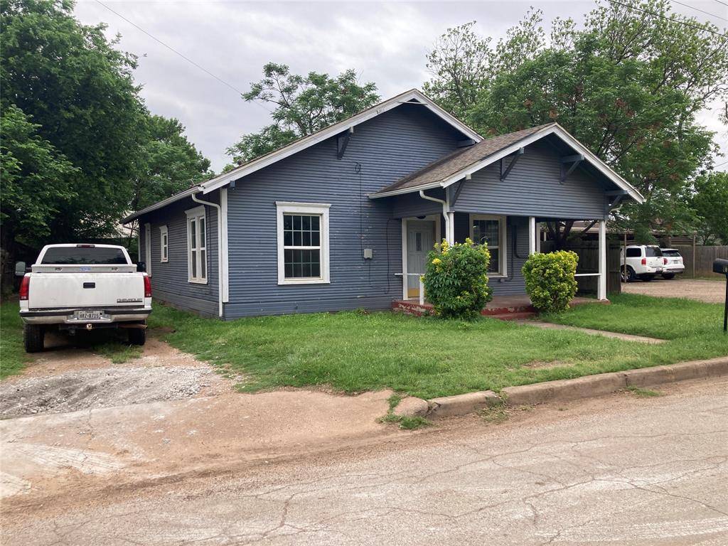 104 May Avenue, Cleburne, TX 76031