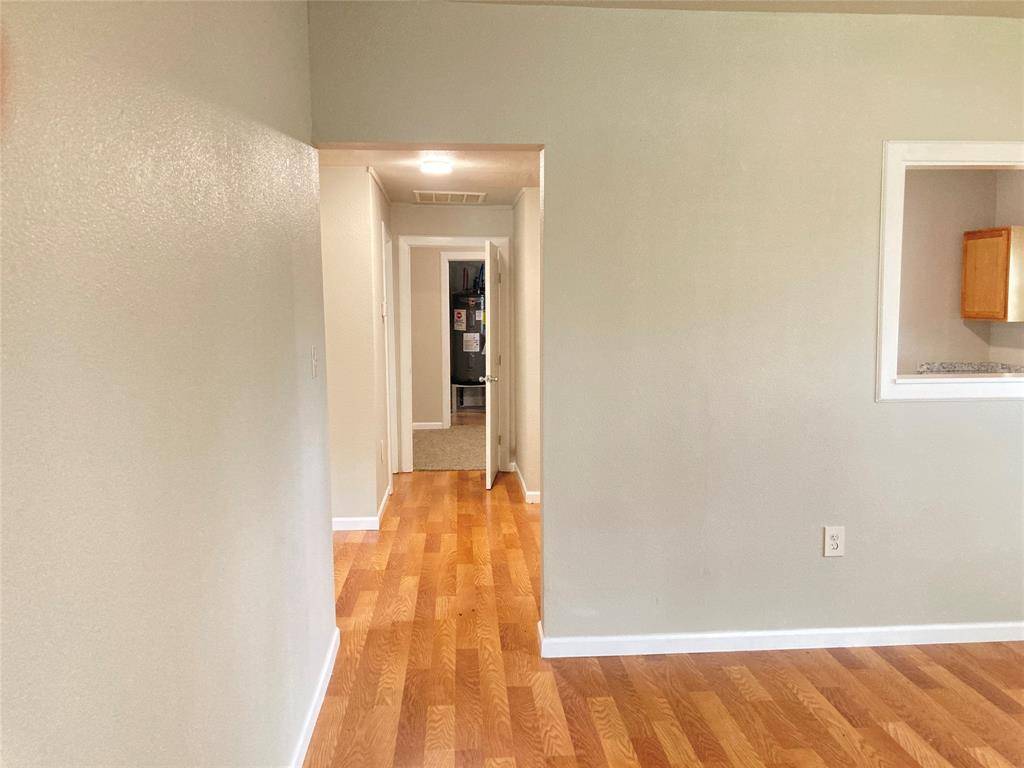 104 May Avenue, Cleburne, TX 76031