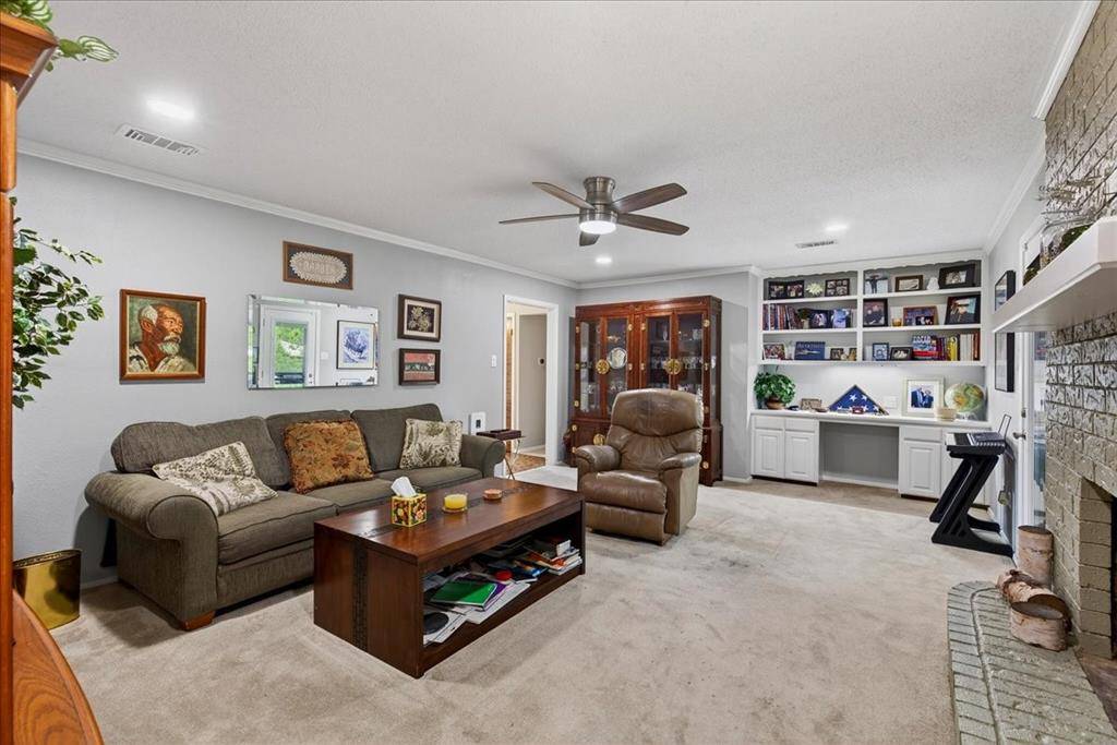 1808 E Cedar Elm Drive, Arlington, TX 76012