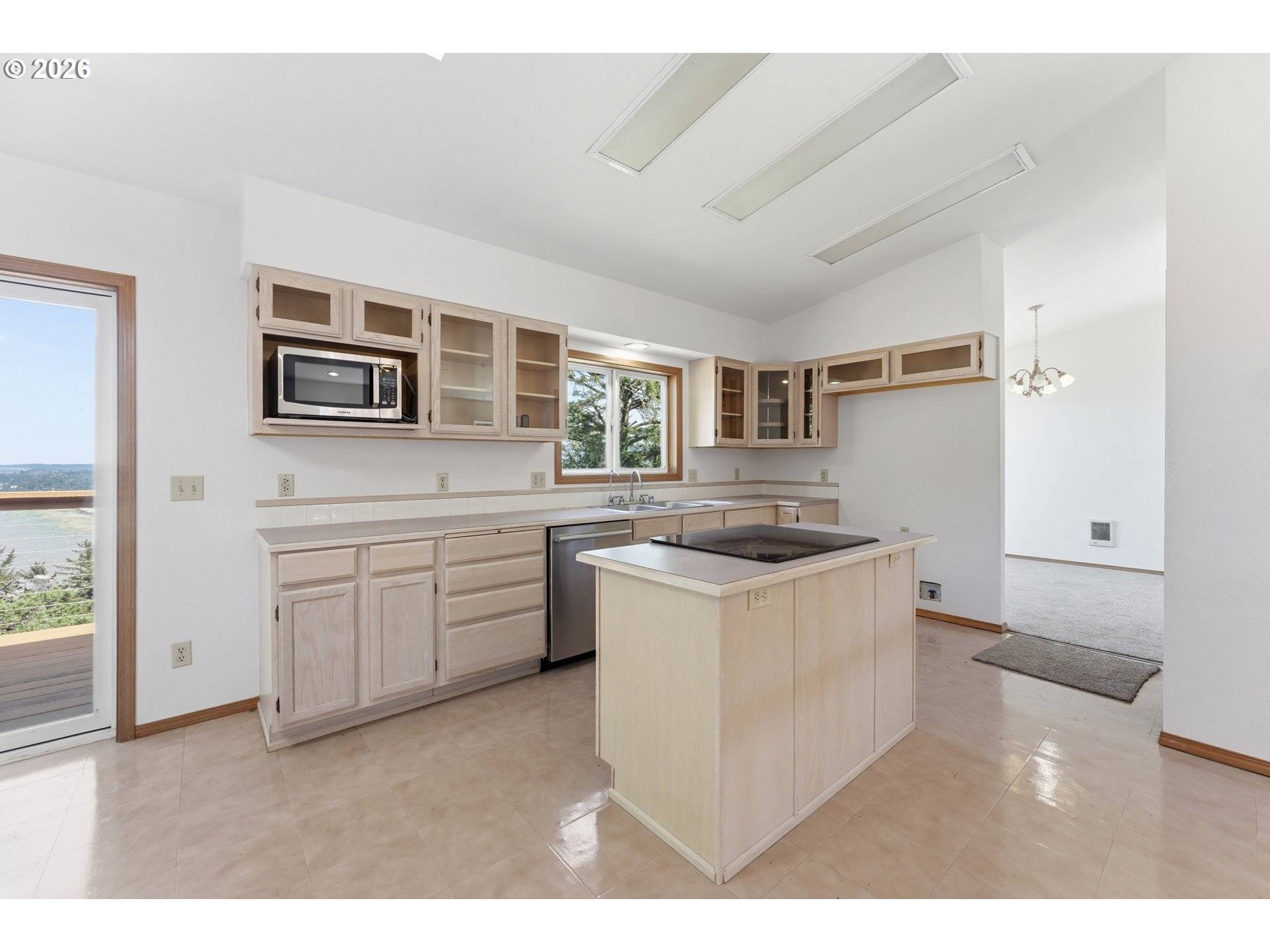 220 FLAKE ST, Port Orford, OR 97465