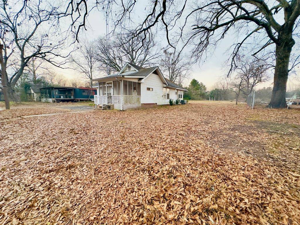 424 W Blackbourn Street, Hawkins, TX 75765