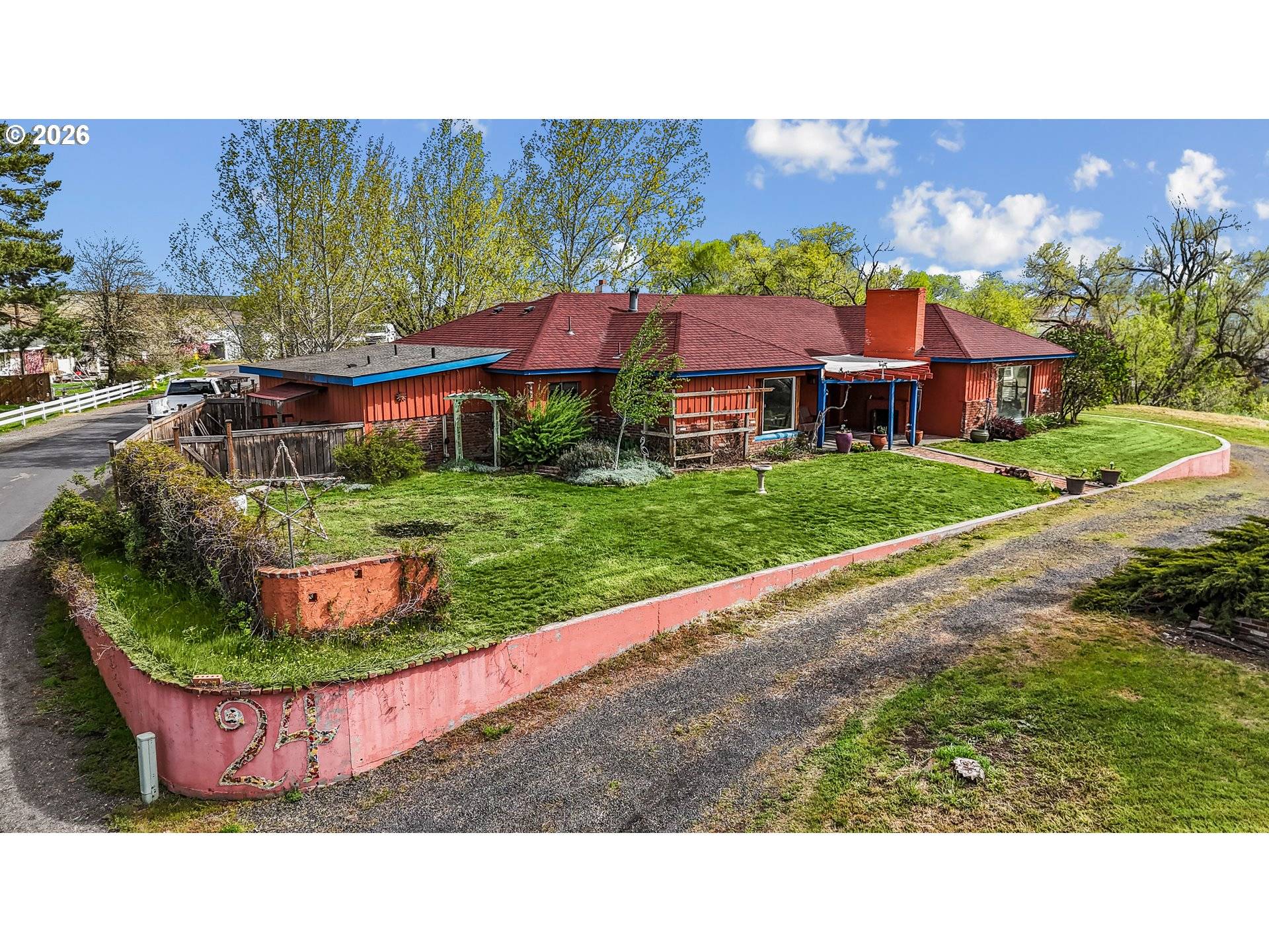 24 NE MOUNT HEBRON DR, Pendleton, OR 97801