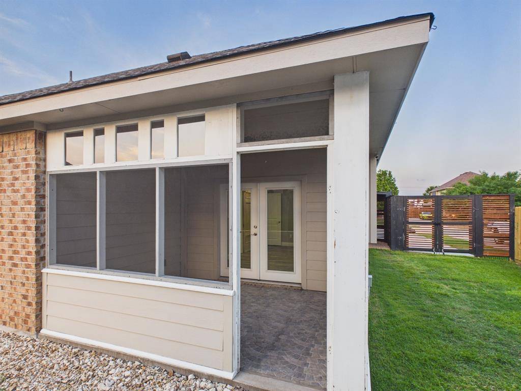 921 Mill Pond Drive, Midlothian, TX 76065