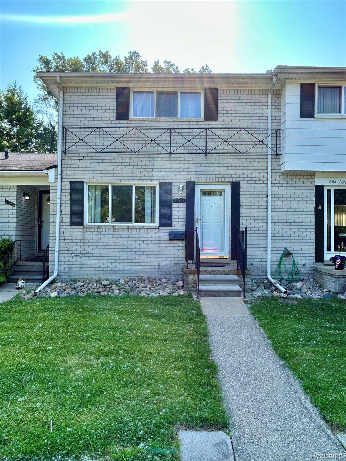 166 N Christine CIR, Mt. Clemens, MI 48043