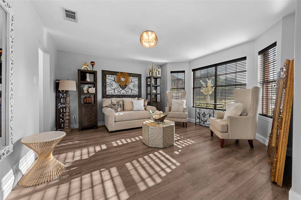 703 Harvest Glen Drive, Cedar Hill, TX 75104