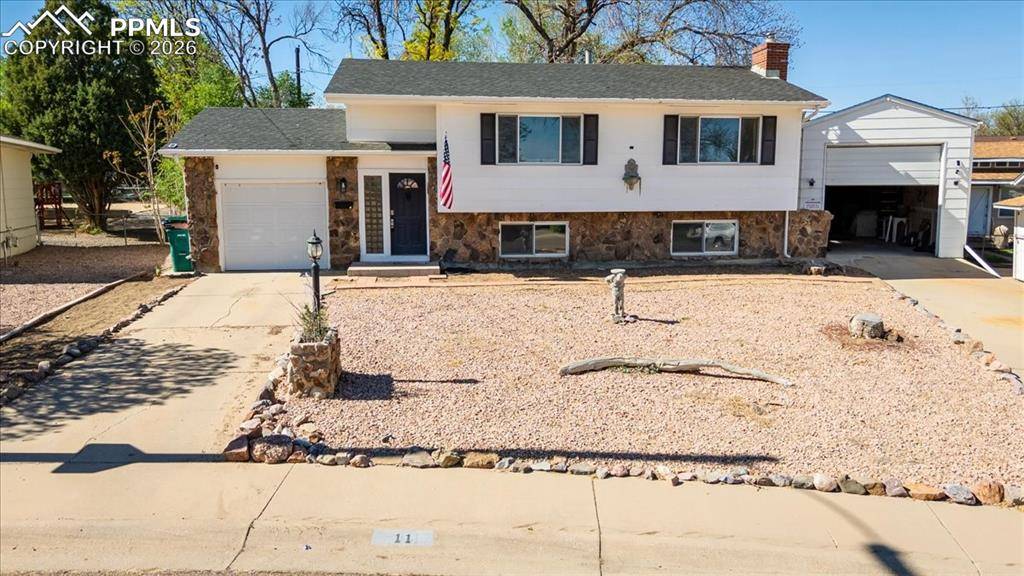 11 MacGregor RD, Pueblo, CO 81001
