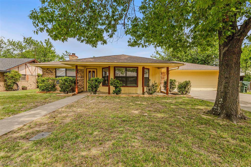 212 W Mcafee Street, Mabank, TX 75147
