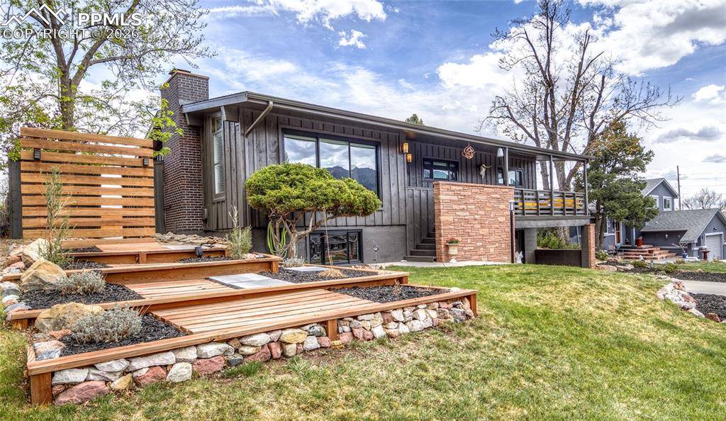 609 Pioneer LN, Colorado Springs, CO 80904