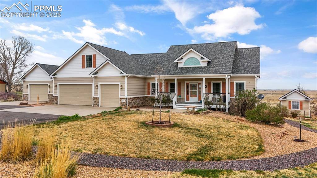 979 Pinehurst CT, Bennett, CO 80102