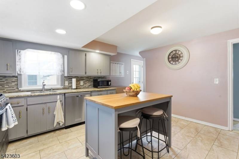 201 Floyd St, Belleville Twp., NJ 07109