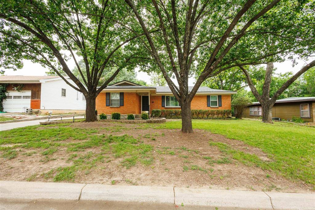 3263 Bilglade Road, Fort Worth, TX 76133