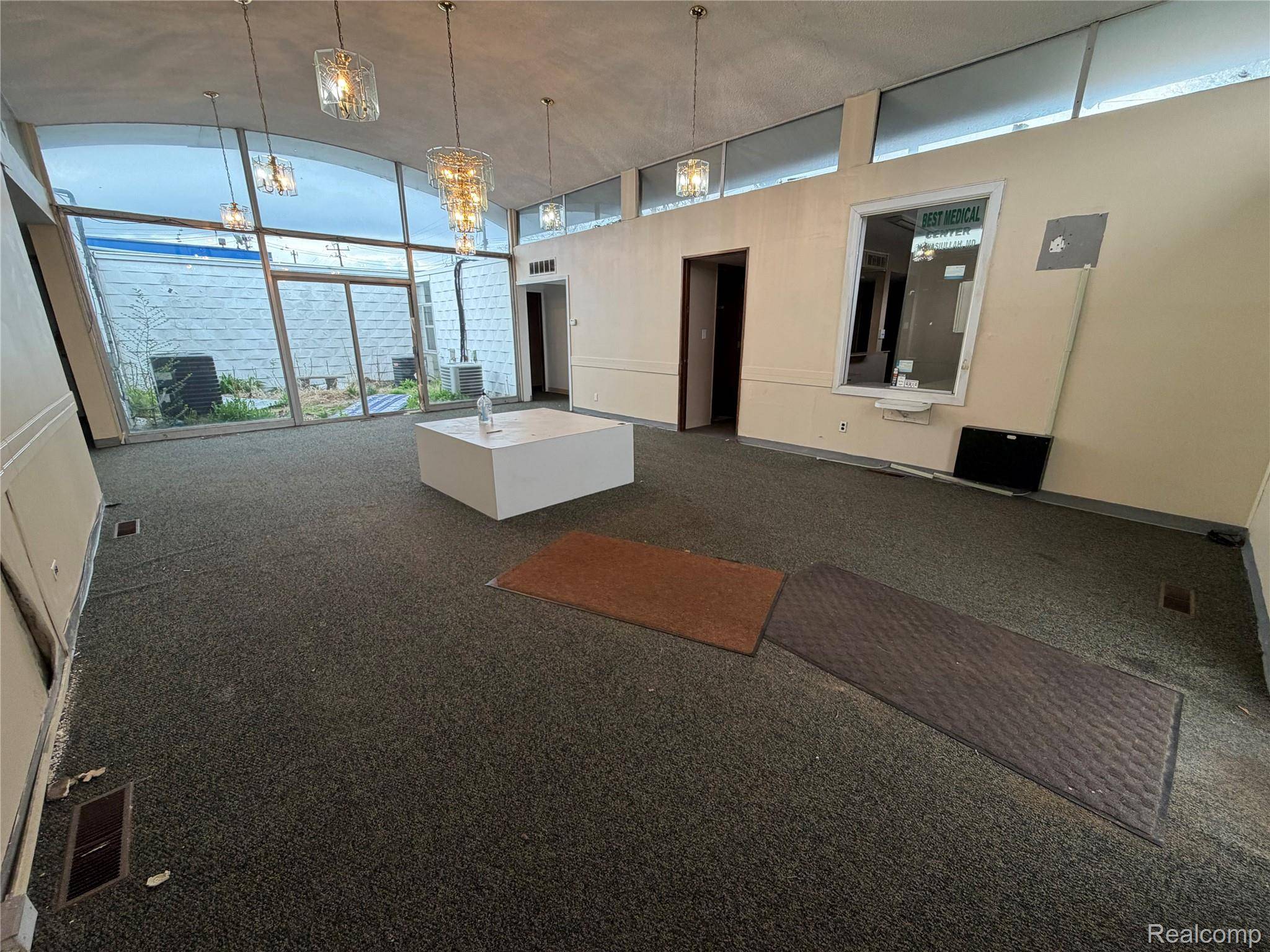 14551 Southfield RD, Allen Park, MI 48101