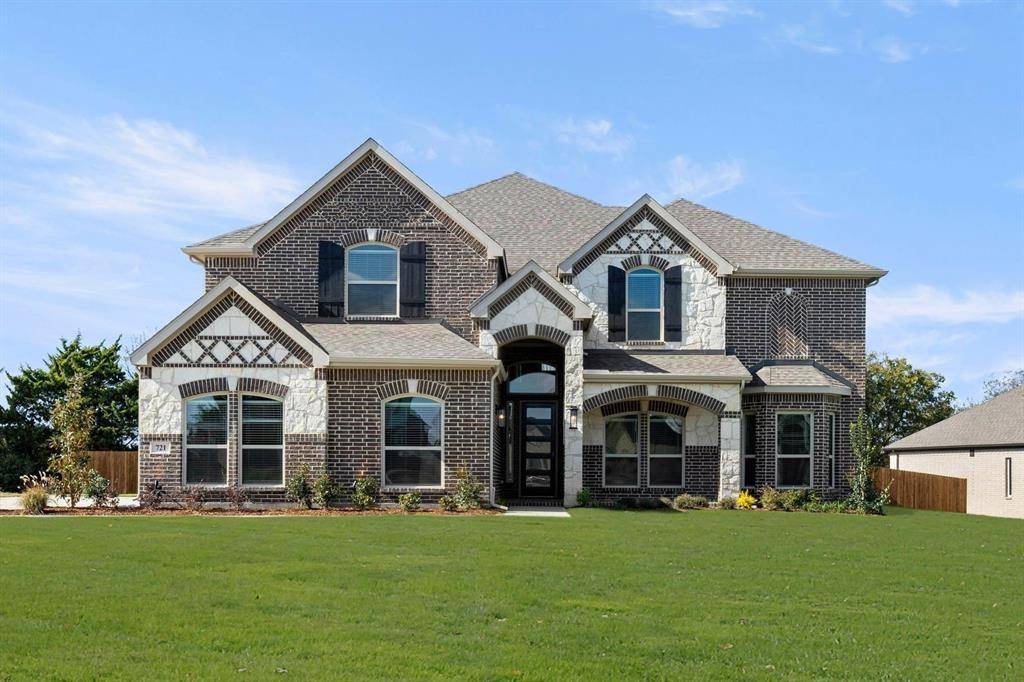 721 S Hidden Lakes Drive, Desoto, TX 75115