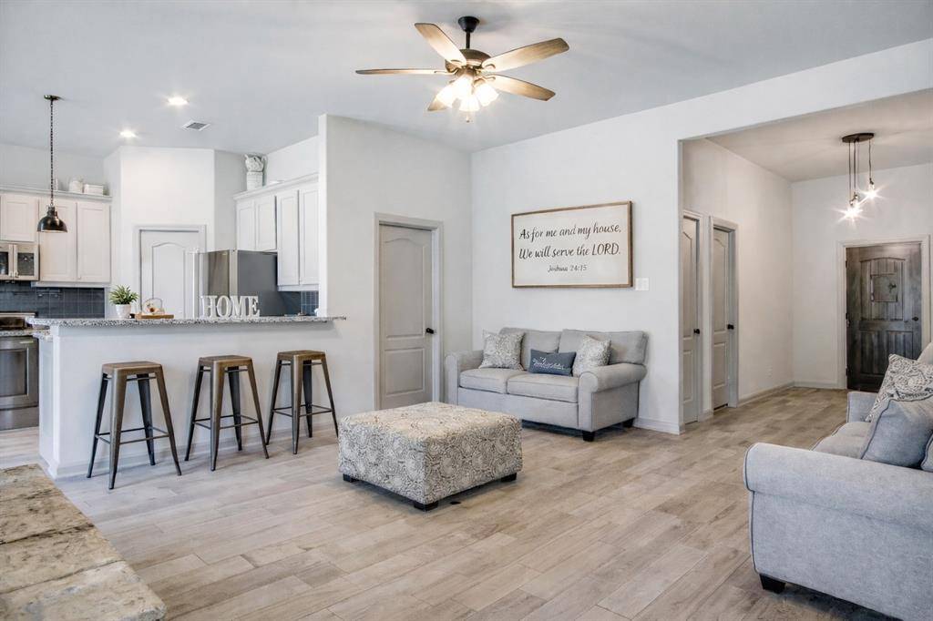 116 Grey Hound Lane, Poolville, TX 76487