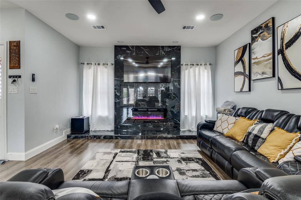 719 Meadowbrooke Circle, Duncanville, TX 75137