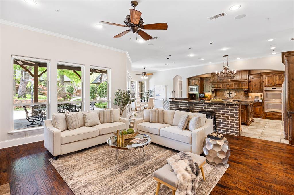 14907 Lake Forest Drive, Addison, TX 75254