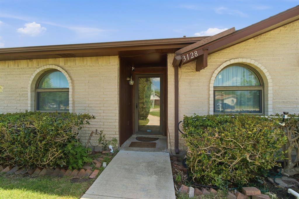 3128 Barton Road, Carrollton, TX 75007