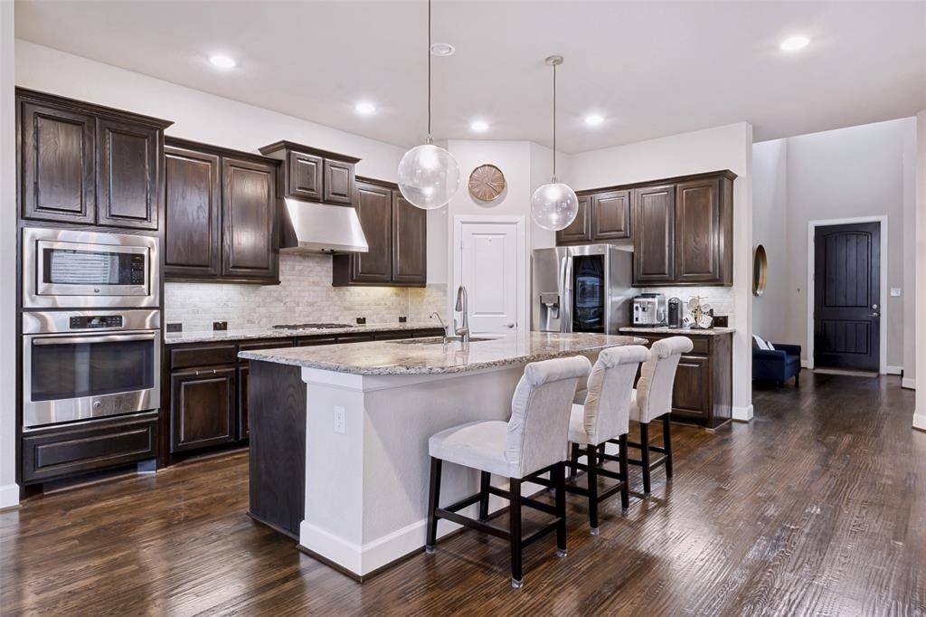 2805 Cole Castle Drive, Lewisville, TX 75056