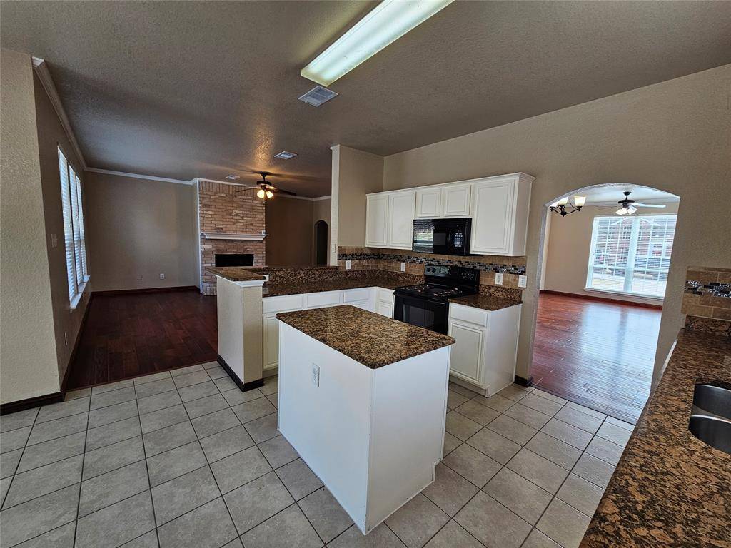 329 Tranquility Lane, Cedar Hill, TX 75104