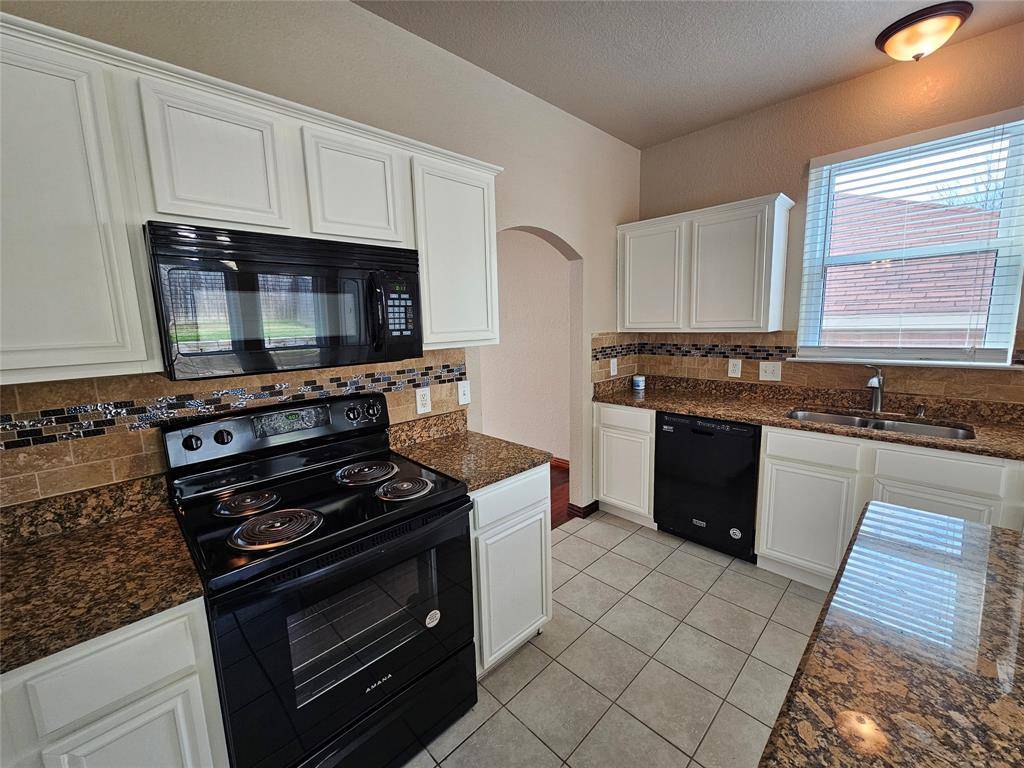 329 Tranquility Lane, Cedar Hill, TX 75104